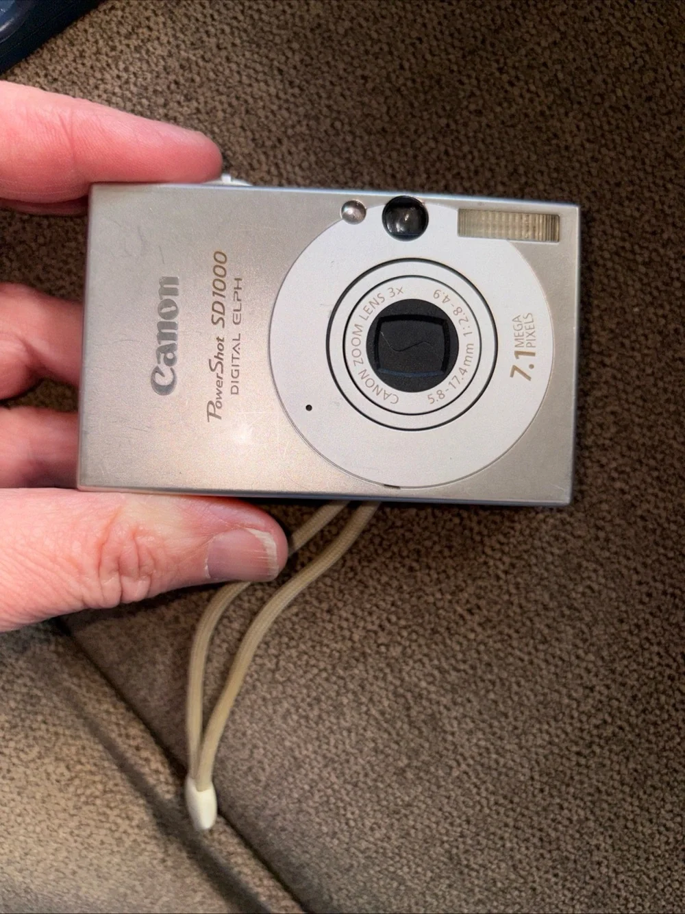 Canon PowerShot SD1000 Digital ELPH 7.1MP Camera Silver W/card & Charger Tested